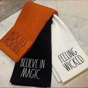 RAE DUNN HALLOWEEN KITCHEN TOWELS